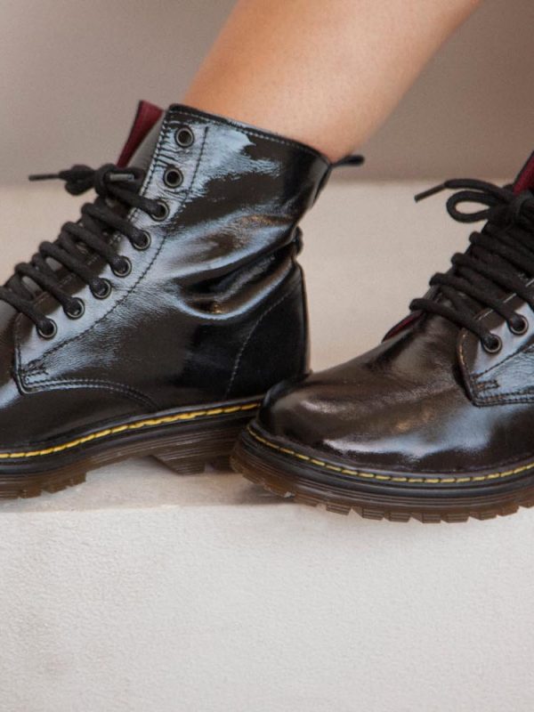 boots en cuir lisse couleur noire