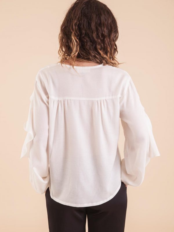 blouse femme très chic avec ses manches longues, made in France.