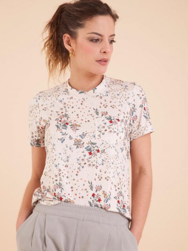 Tee-shirt femme conçu dans un joli imprimé, Made in France.