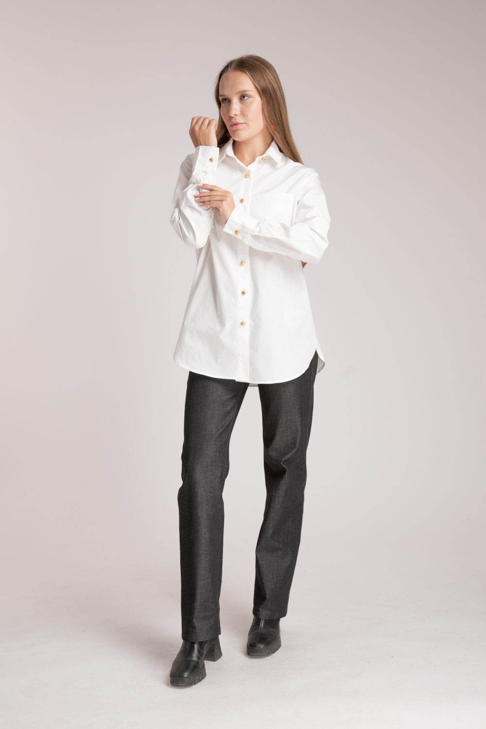 chemise-blanche-chic-femme-coupe-oversize-look-autmone--hiver-made-in-france-danielle-engel Warren 2 – Chemise blanche oversize – Image 1