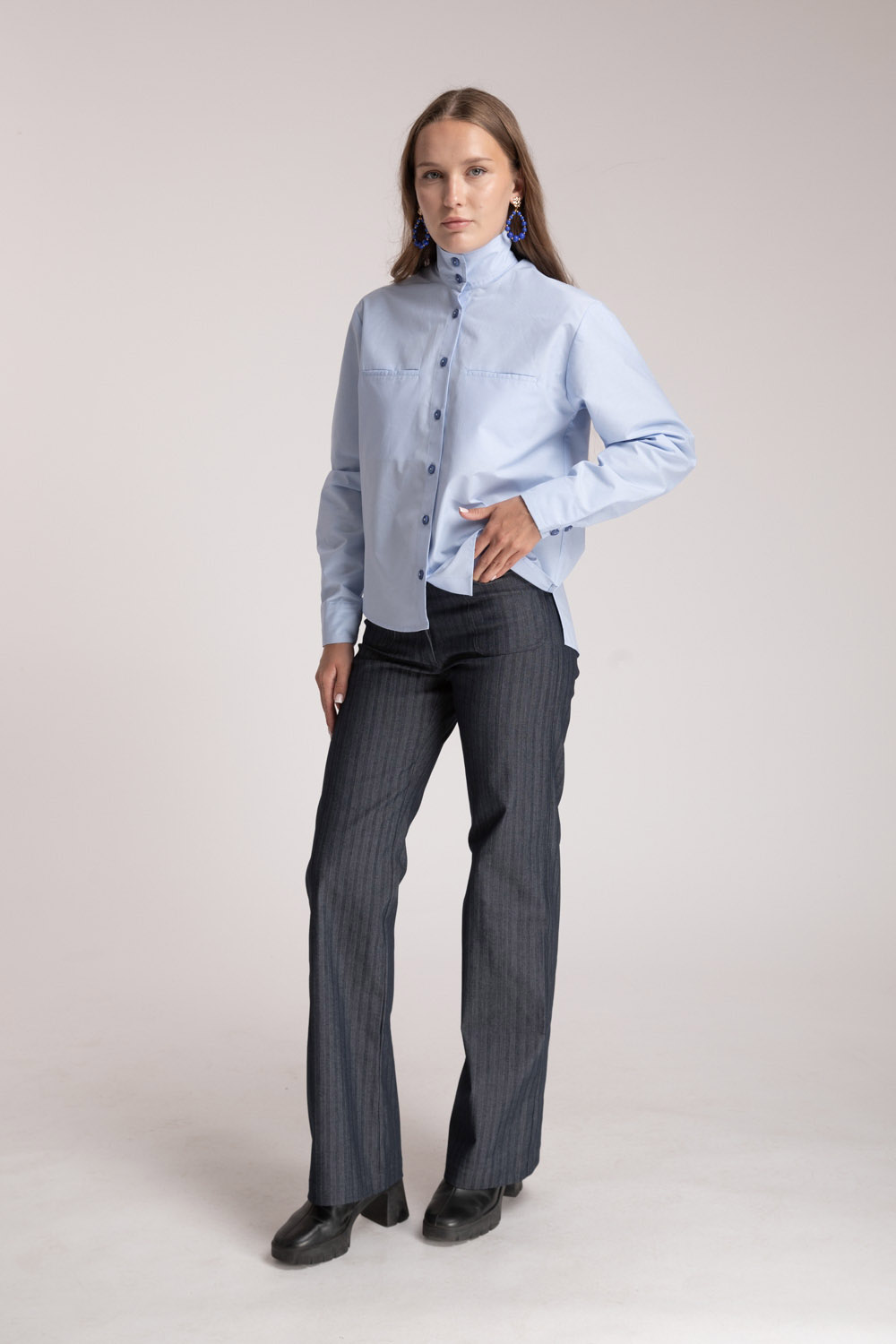 jean-femme-coupe-flare-couleur-bleu-made-in-France-danielle-engel Maximilien – Jean flare à fines rayures – Image 1