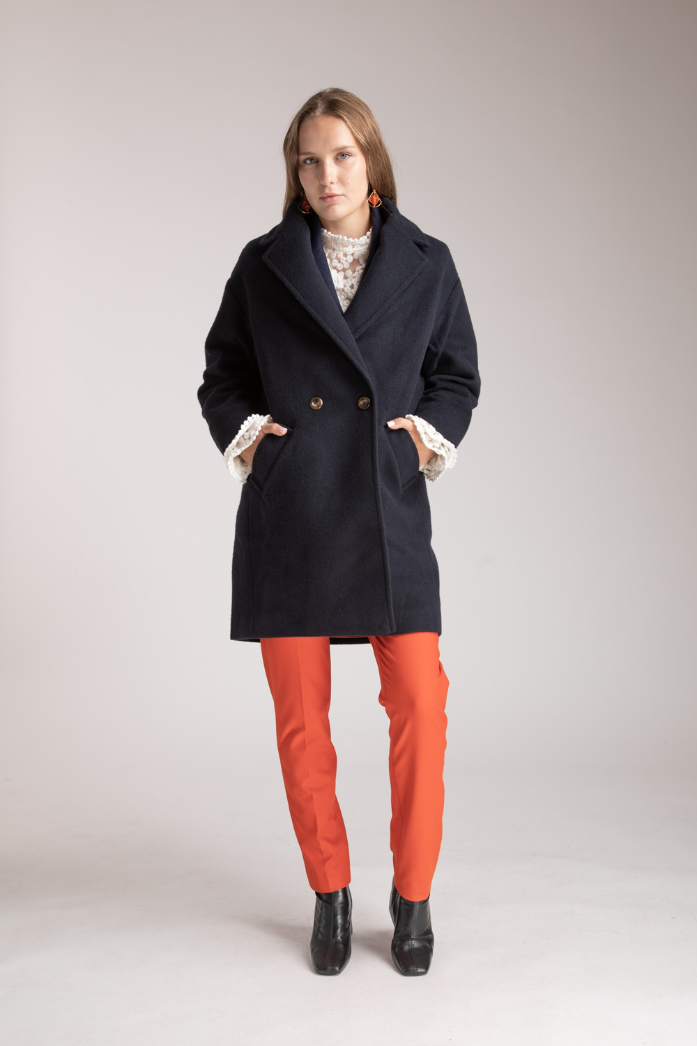 manteau-femme-en-laine-cachemire-bleu-nuit-made-in-france-.danielle-engel Candice - Manteau long en laine cachemire bleu nuit – Image 1