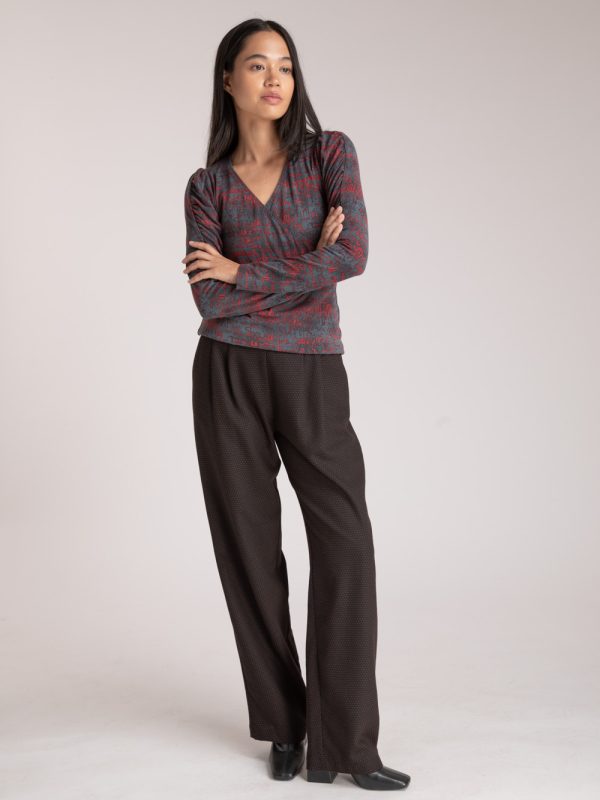 - Pantalons fabriqu&eacute;s en France