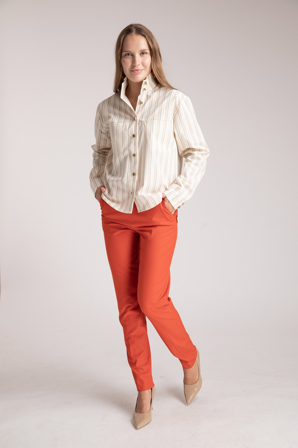 pantalon-femme-forme-carotte-taille-haute-danielle-engel VIC – PANTALON FEMME ORANGE – Image 1