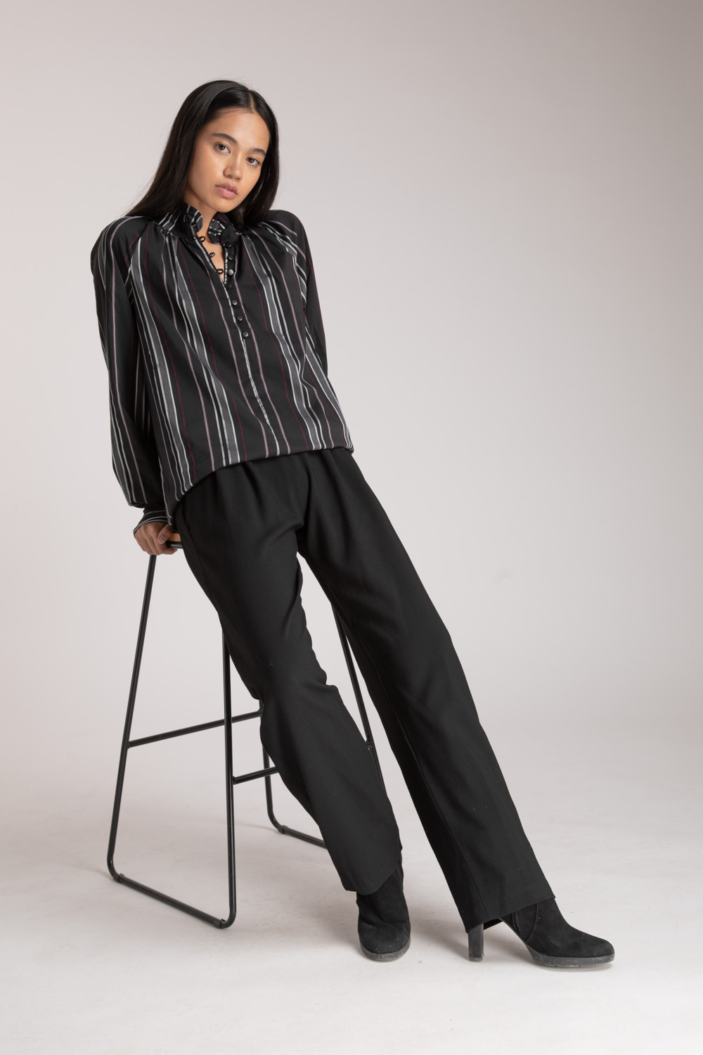 pantalon-femme-made-in-france-fluide-chic-en-laine-automne-hiver-tdanielle-engel- Colin – Pantalon noir – Image 1