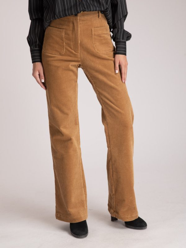 - Pantalons fabriqu&eacute;s en France